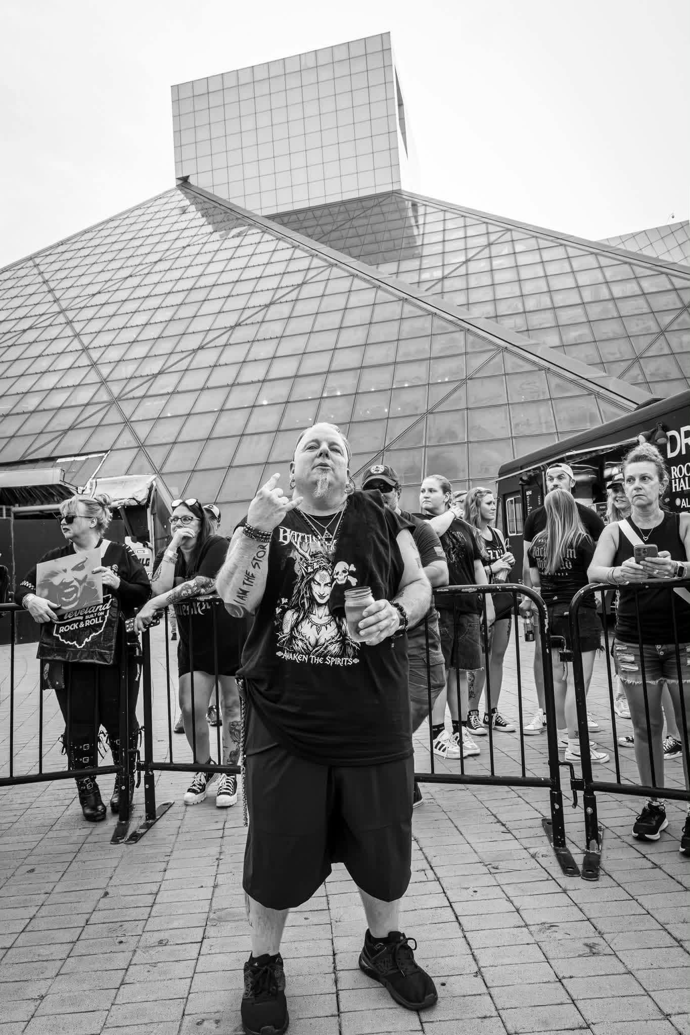 Ron Dickum performing
